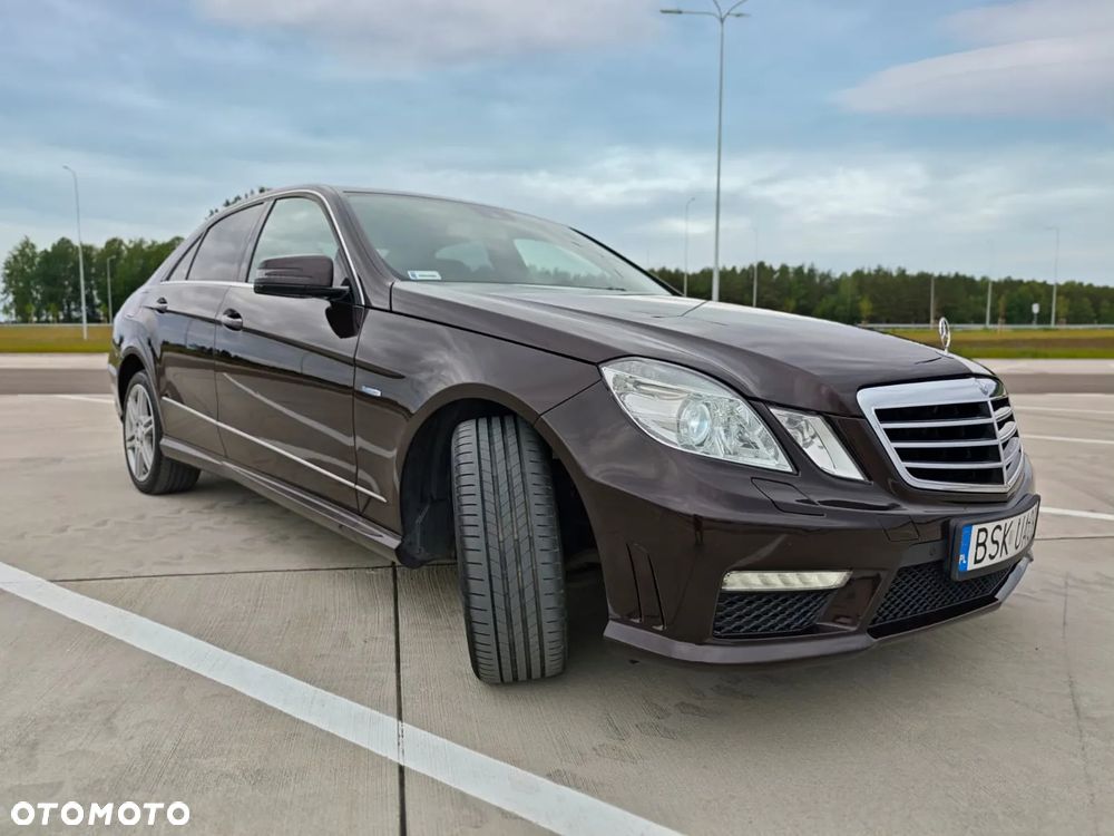 Mercedes-Benz Klasa E 250 CGI BlueEff Avantgarde - 4
