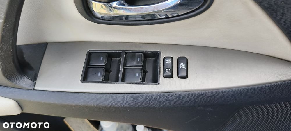 Toyota Avensis 2.0 D-4D 2010 - 6