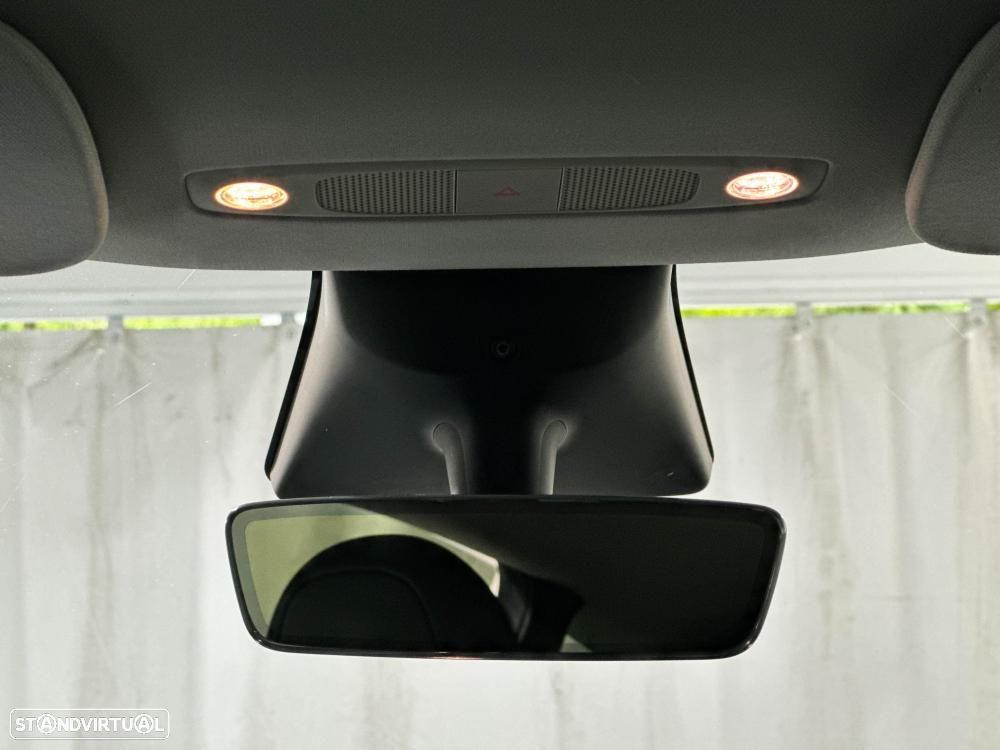 Tesla Model Y Performance Dual Motor AWD - 23