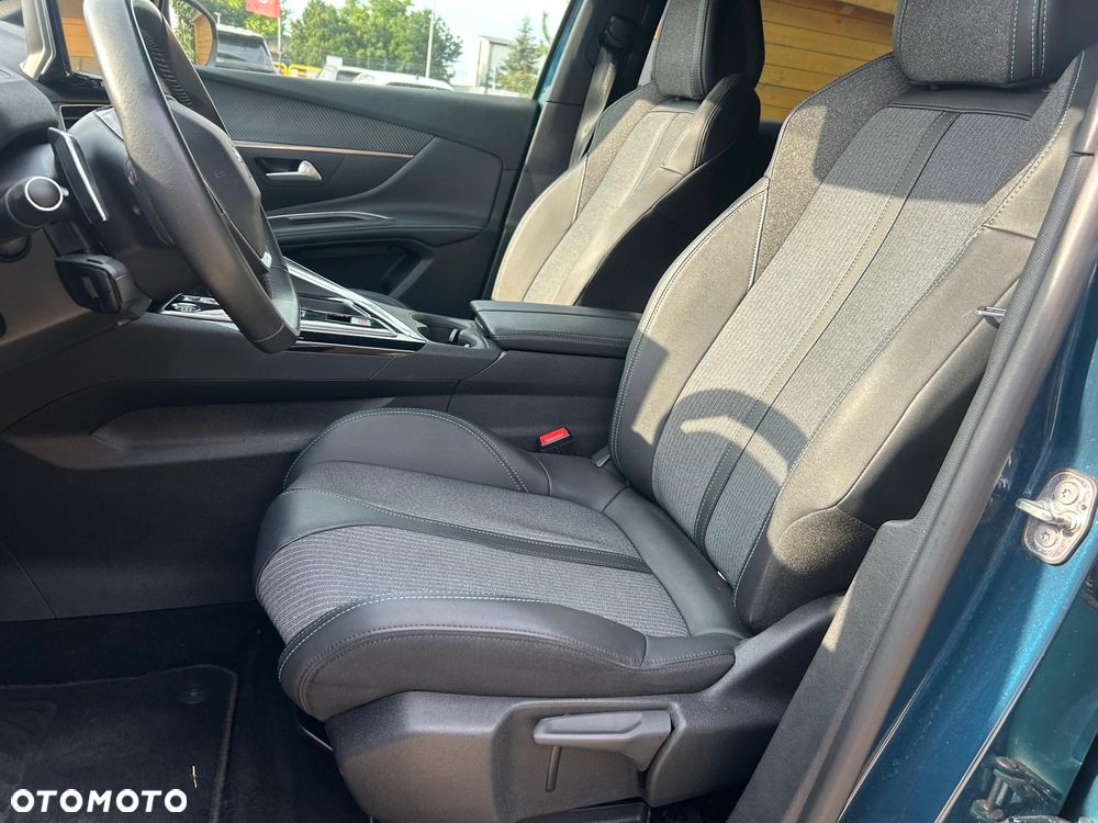 Peugeot 3008 1.2 PureTech mHEV Active Pack S&S e-DCS6 - 17