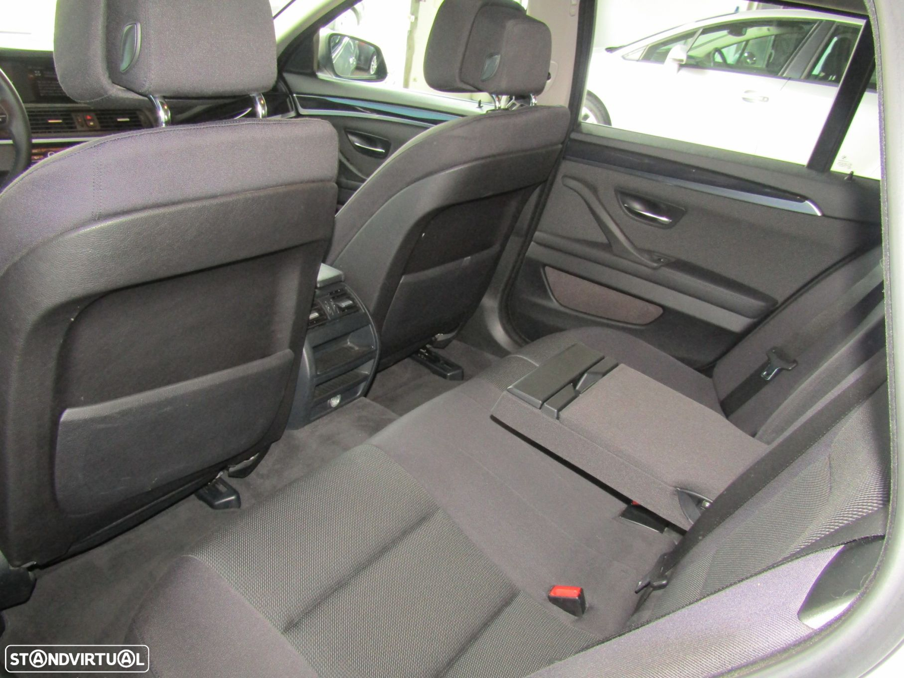 BMW 520 d Exclusive Auto 129g - 8