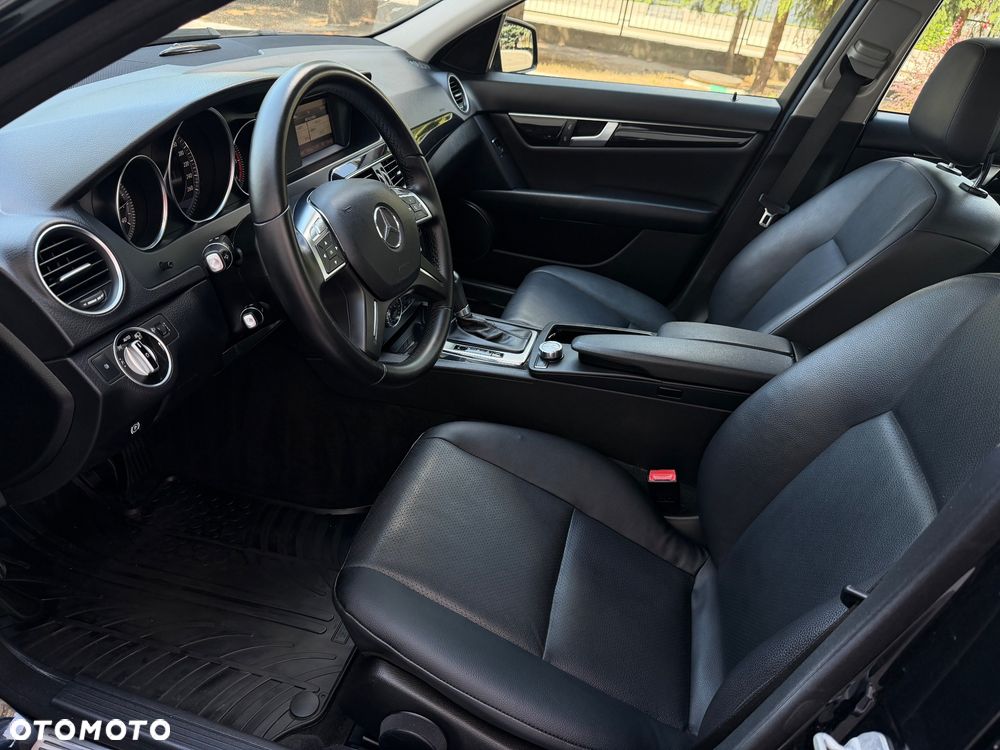 Mercedes-Benz Klasa C 220 CDI DPF Automatik Avantgarde - 23