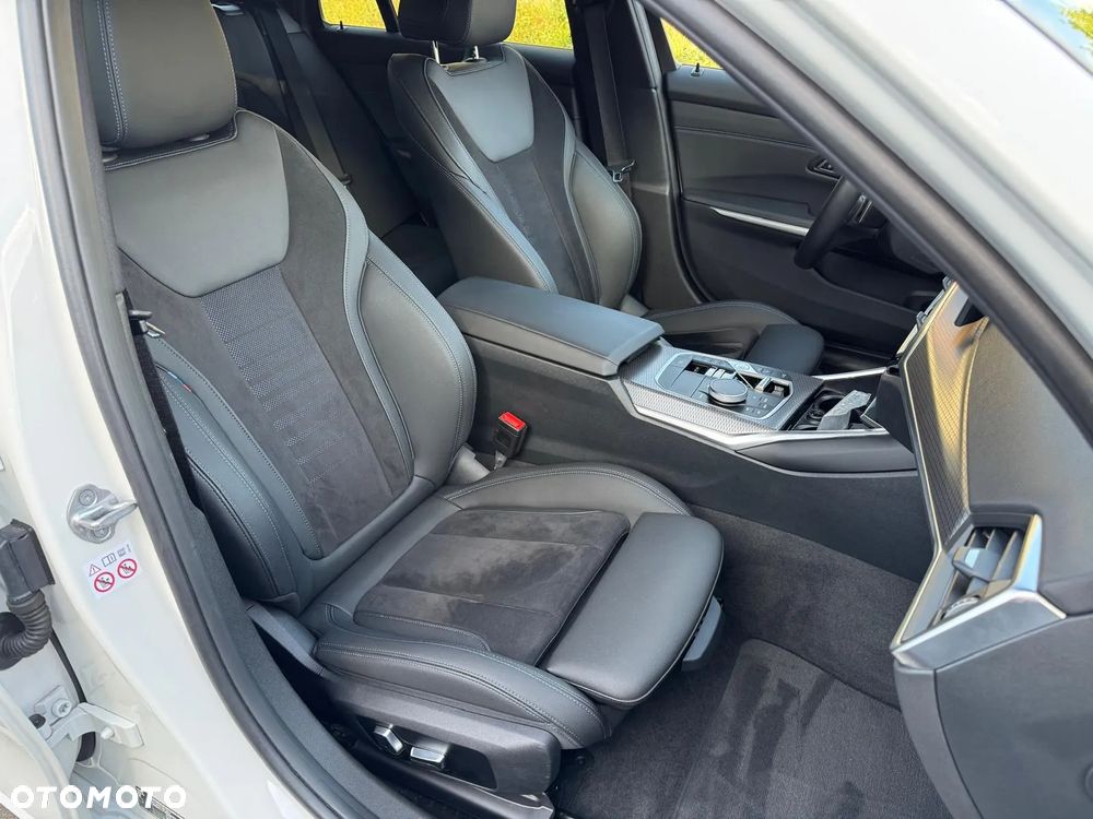 BMW Seria 3 320i Touring M Sport - 27