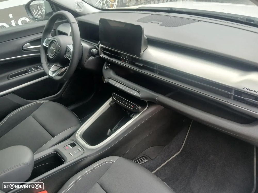 Jeep Avenger 1.2 e-Hybrid Summit DCT - 12