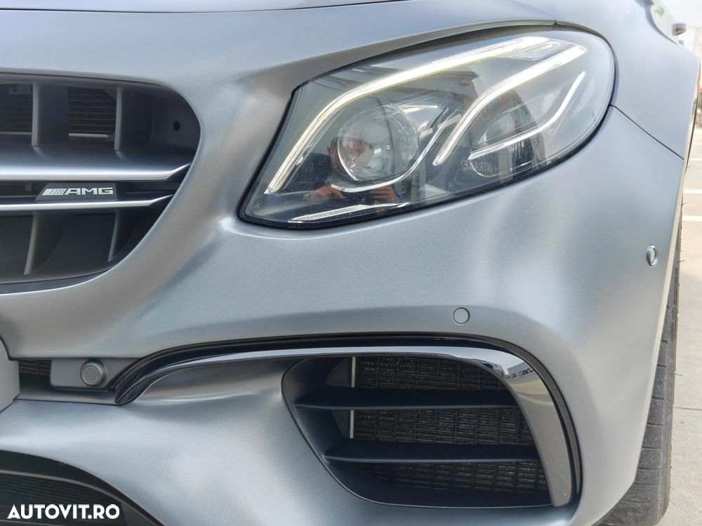 Mercedes-Benz E AMG 63 4Matic AMG Speedshift 9G-MCT - 9