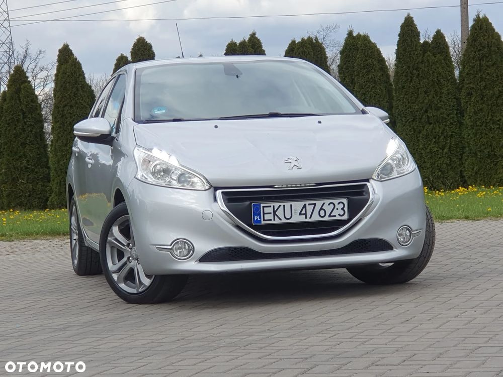 Peugeot 208 - 18