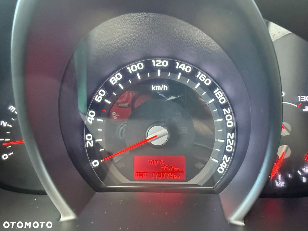 Kia Sportage 2.0 CRDI 2WD Attract - 23