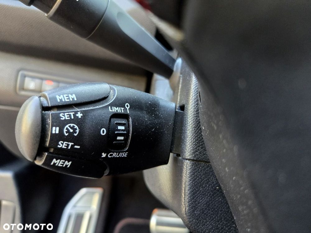 Peugeot 308 BlueHDi 120 EAT6 Stop & Start GT-Line Edition - 19