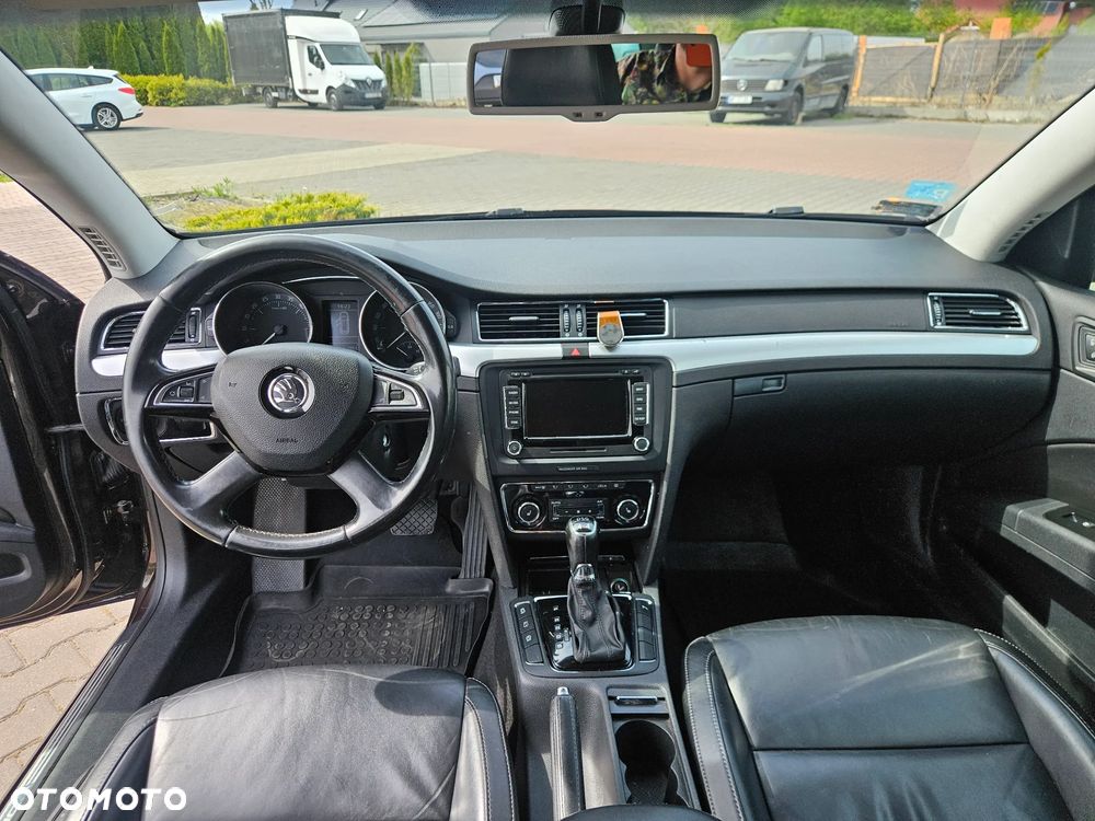 Skoda Superb 2.0 TDI 4x4 Business DSG - 19