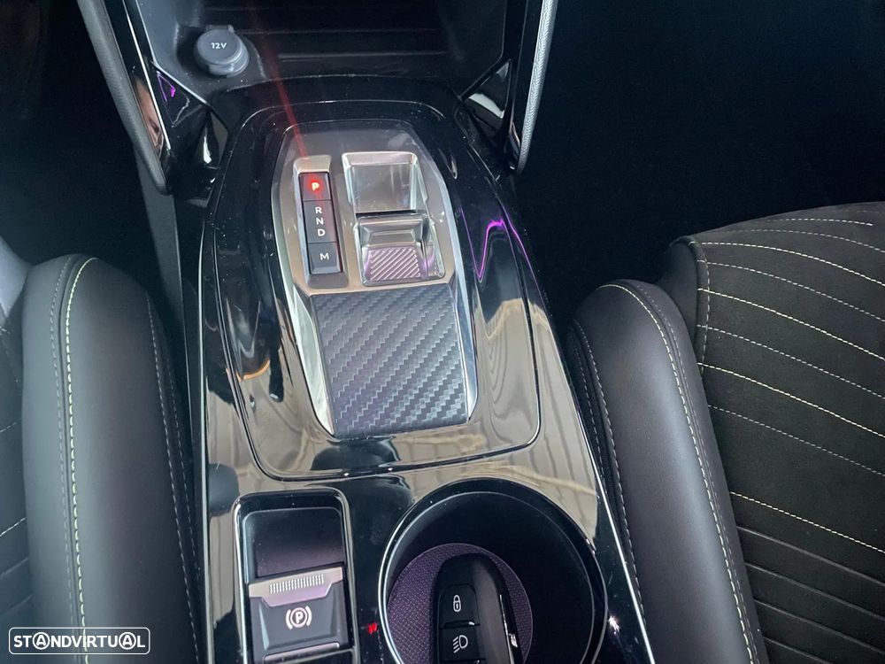 Peugeot 2008 1.2 PureTech GT Pack EAT8 - 23