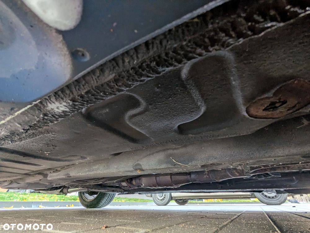 BMW Seria 3 323Ci - 13