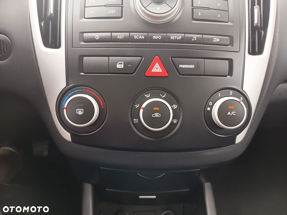 Kia Ceed 1.4 CVVT Spirit - 27