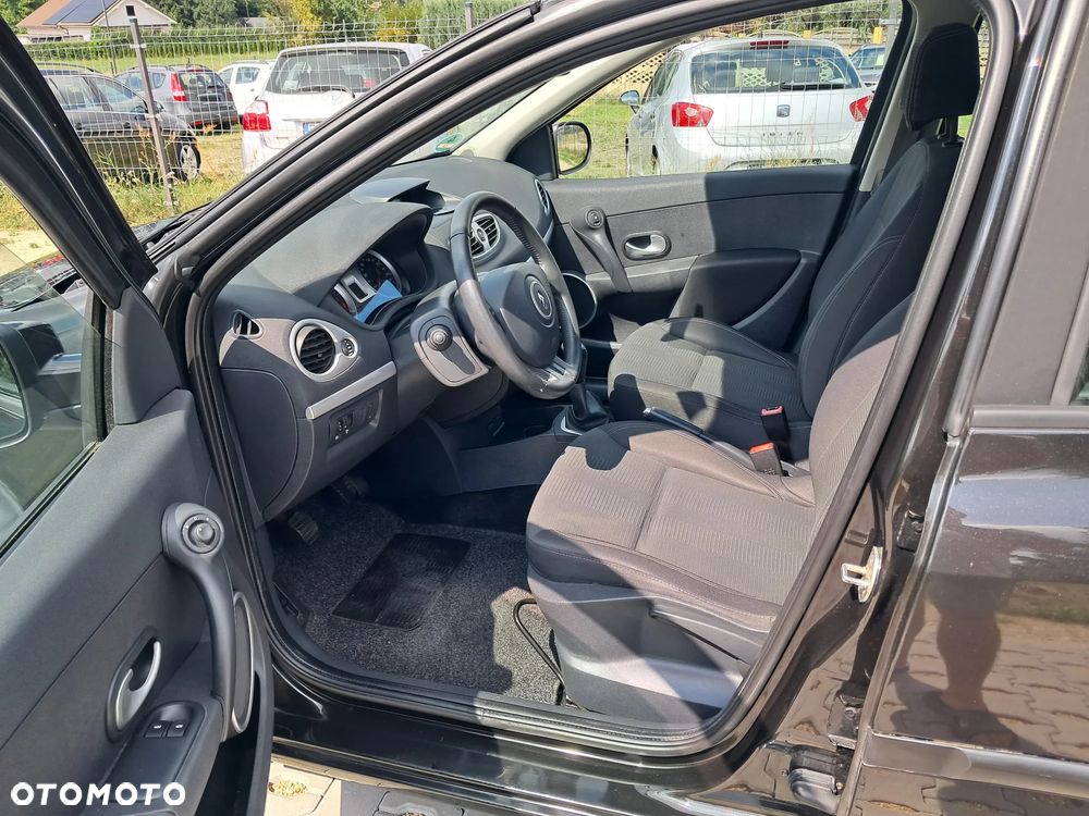 Renault Clio 1.2 16V 75 Dynamique - 12