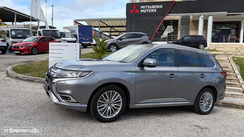 Mitsubishi Outlander - 3