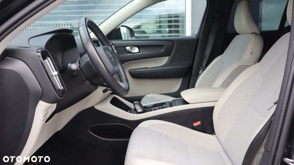 Volvo XC 40 T3 Momentum - 14