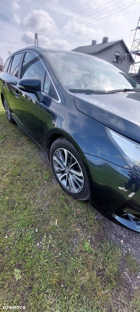 Toyota Avensis 2.0 D-4D Premium - 2