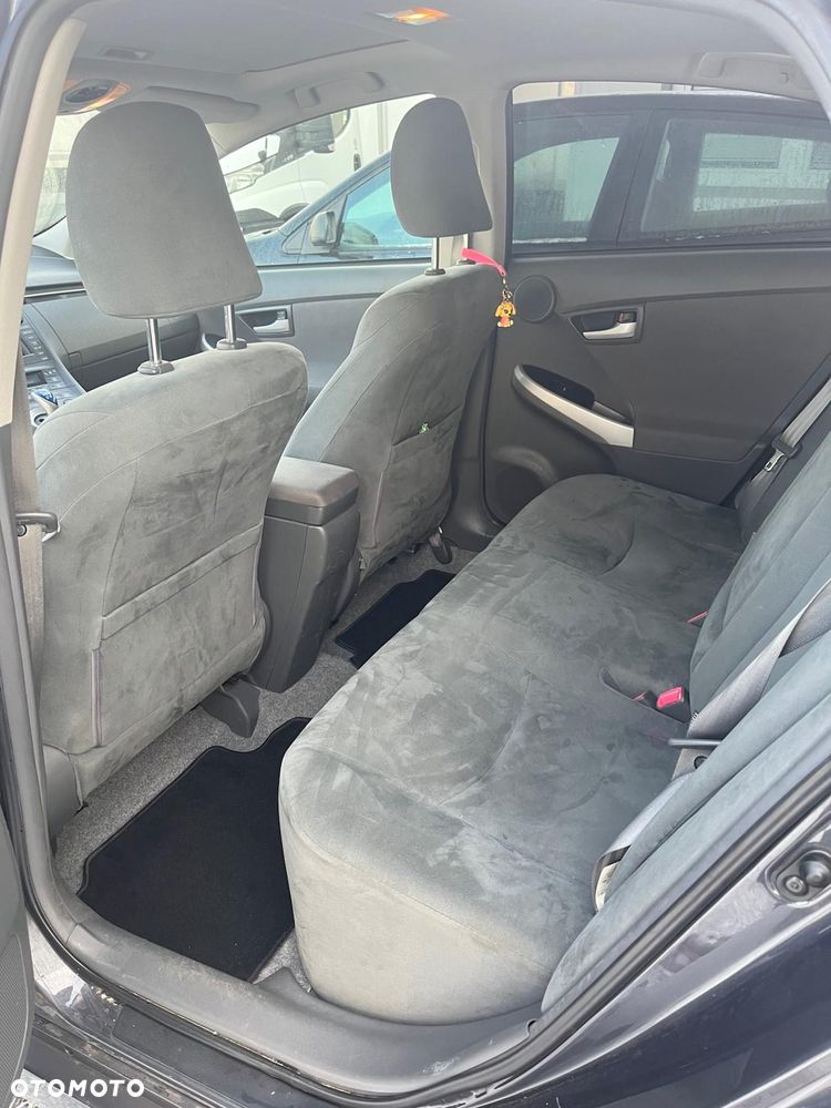 Toyota Prius 1.8 HSD Prestige - 11