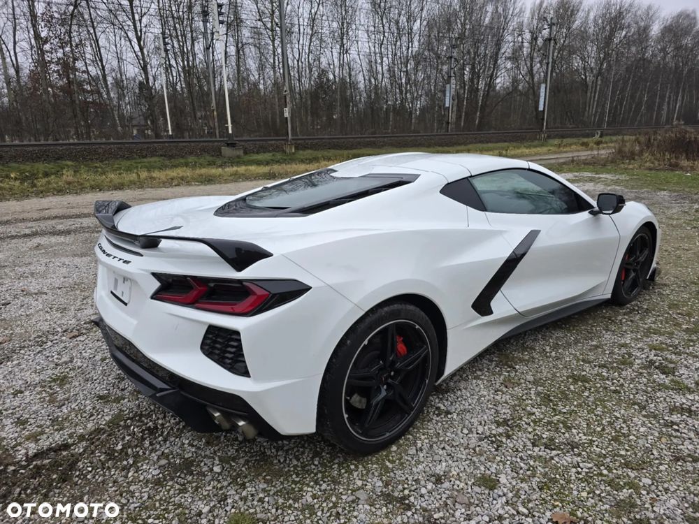 Chevrolet Corvette - 3