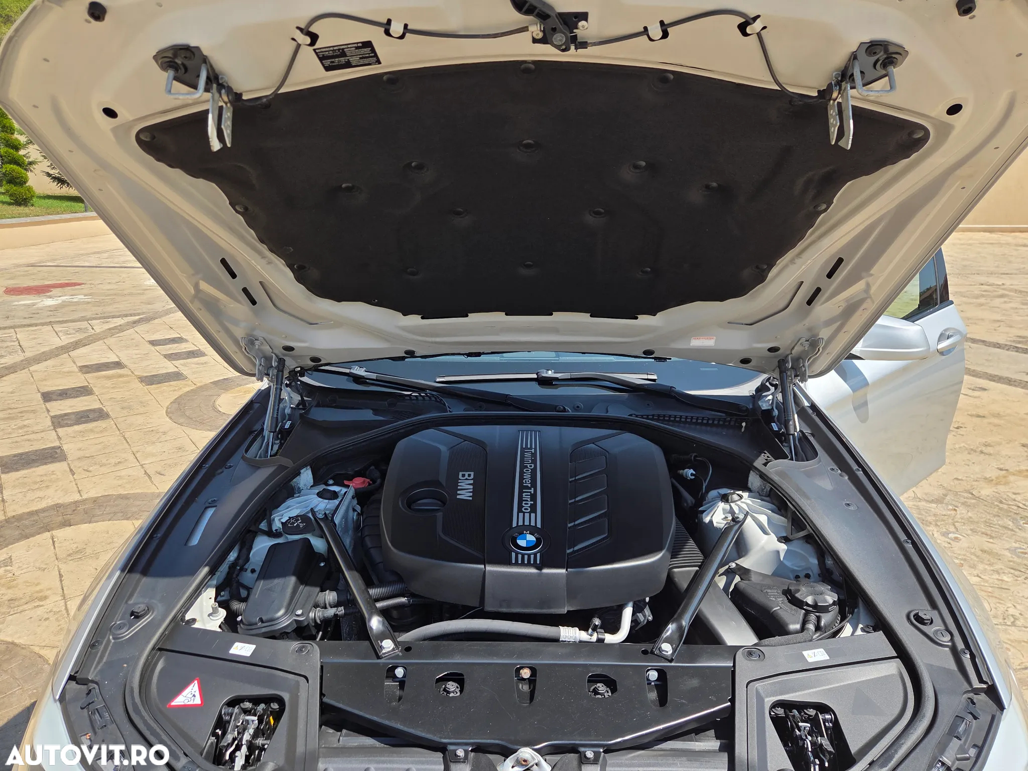 BMW Seria 5 520d Sport-Aut. - 11