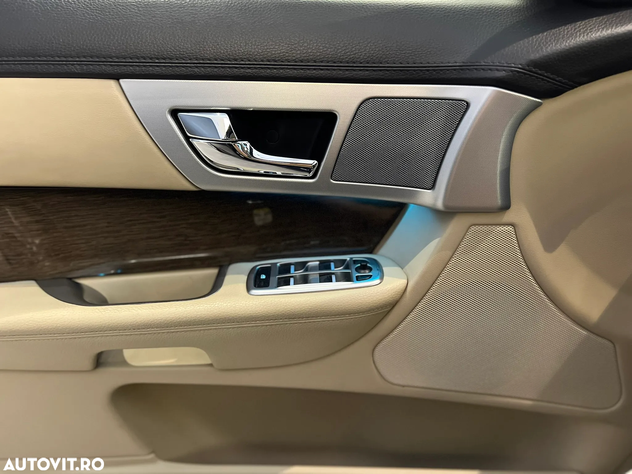 Jaguar XF 3.0 V6 Diesel Sportbrake - 7