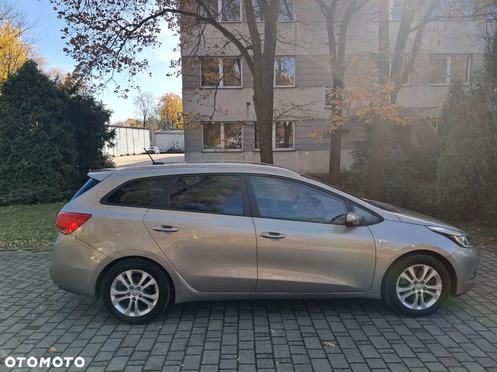 Kia Ceed Cee'd 1.6 GDI Business Line - 4