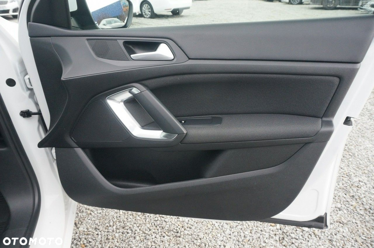 Peugeot 308 1.5 BlueHDi Allure Pack S&S EAT8 - 26
