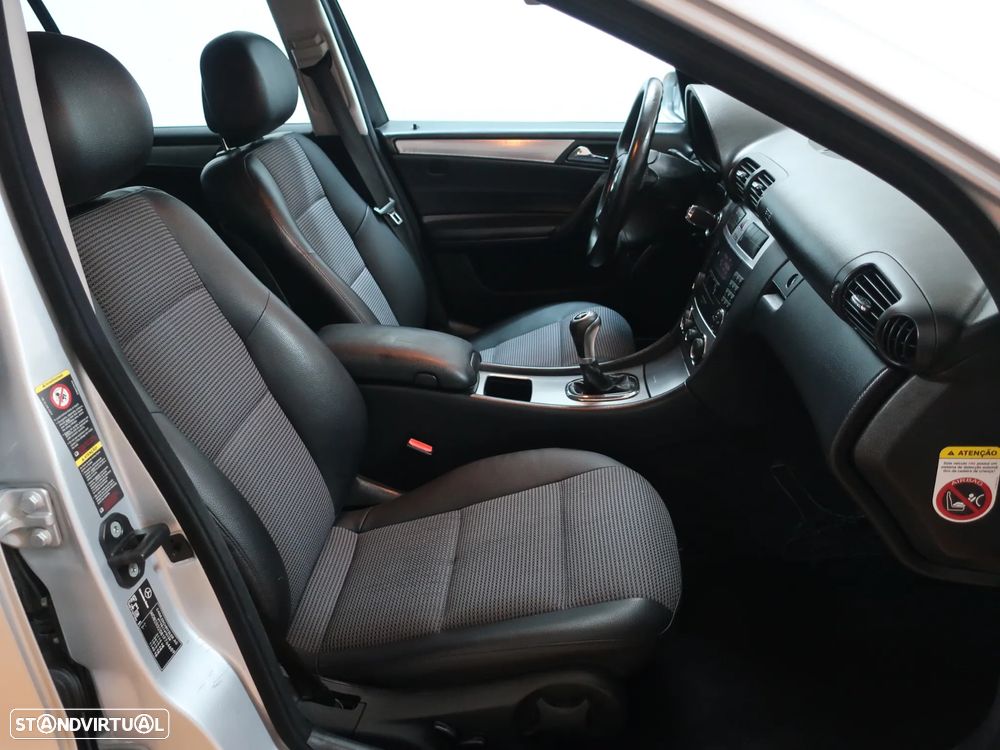 Mercedes-Benz C 220 CDi Avantgarde Aut. - 27
