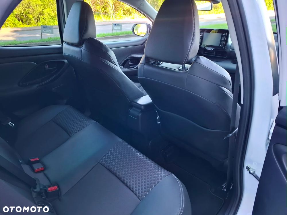 Toyota Yaris 1.5 Dynamic CVT - 15