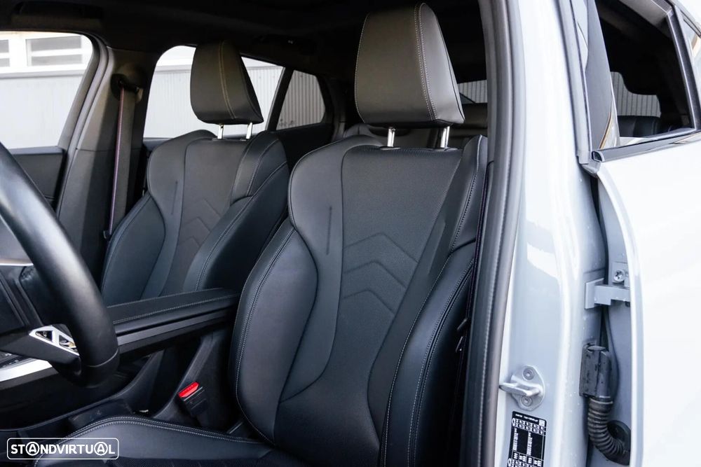 BMW iX2 eDrive20 Pack Desportivo M Pro - 9