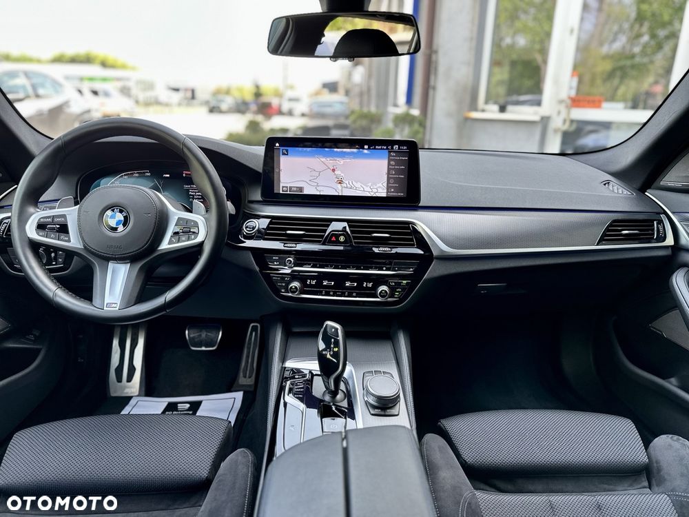 BMW Seria 5 520d xDrive M Sport Edition - 14