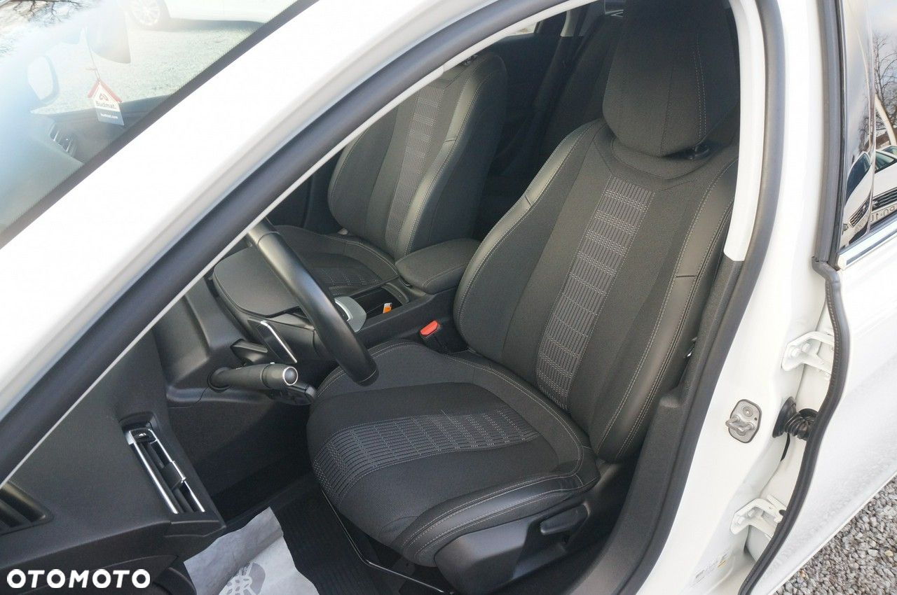 Peugeot 308 1.5 BlueHDi Allure Pack S&S EAT8 - 22