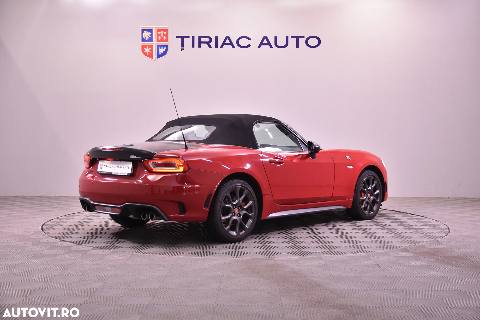 Abarth 124 Spider - 5