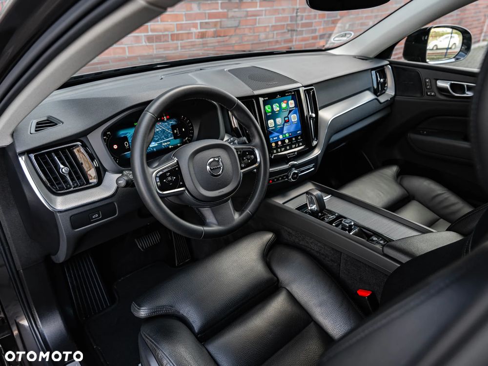 Volvo XC 60 B4 B Plus Dark - 23