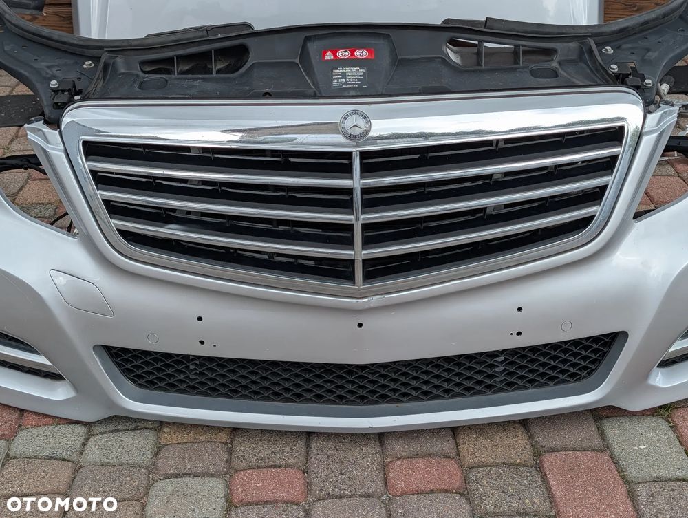 ZDERZAK PAS PRZEDNI MASKA PRZÓD MERCEDES E-KLASA W212 2.2 CDI 775 - 3