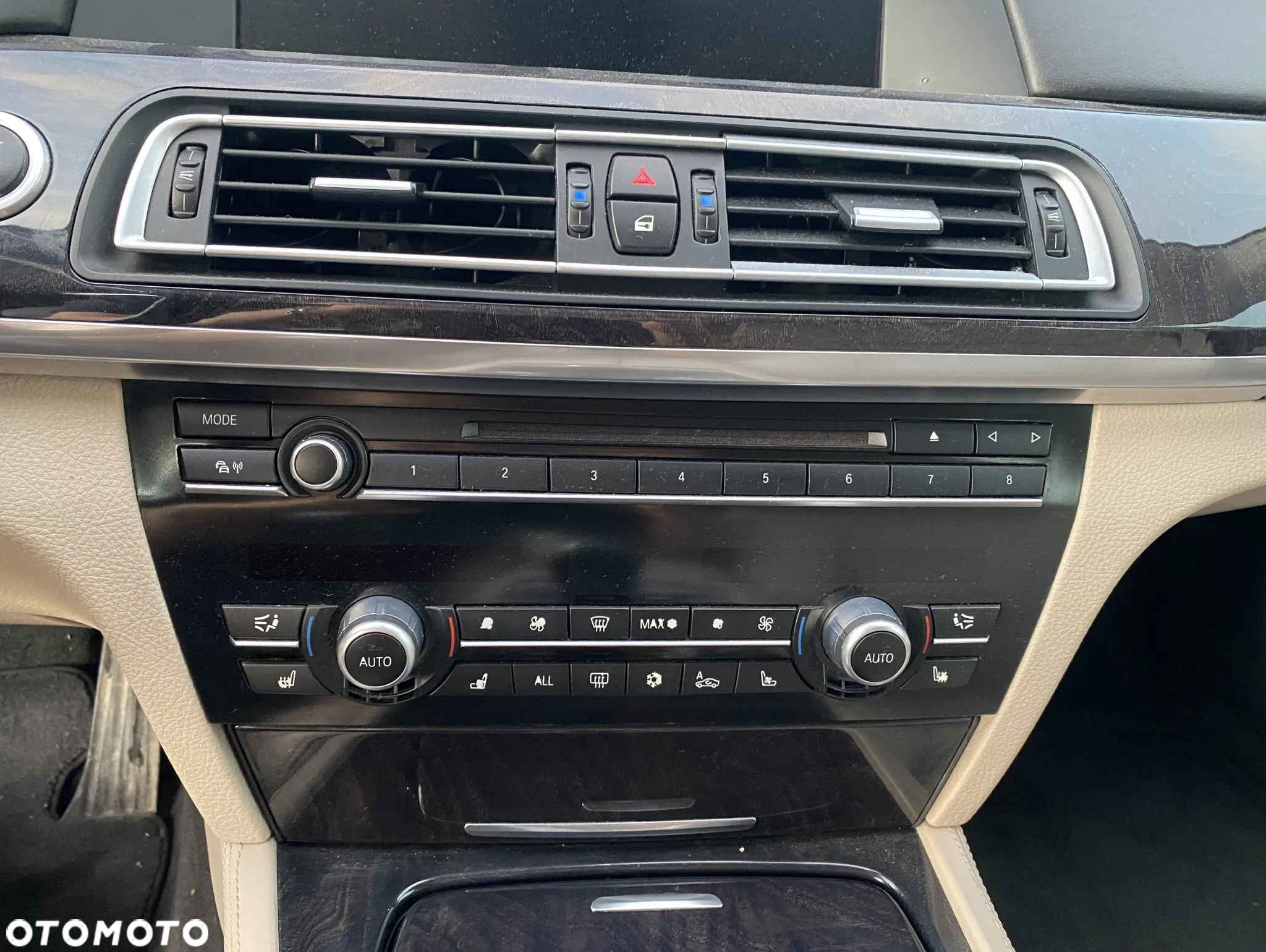 BMW Seria 7 750i L - 10