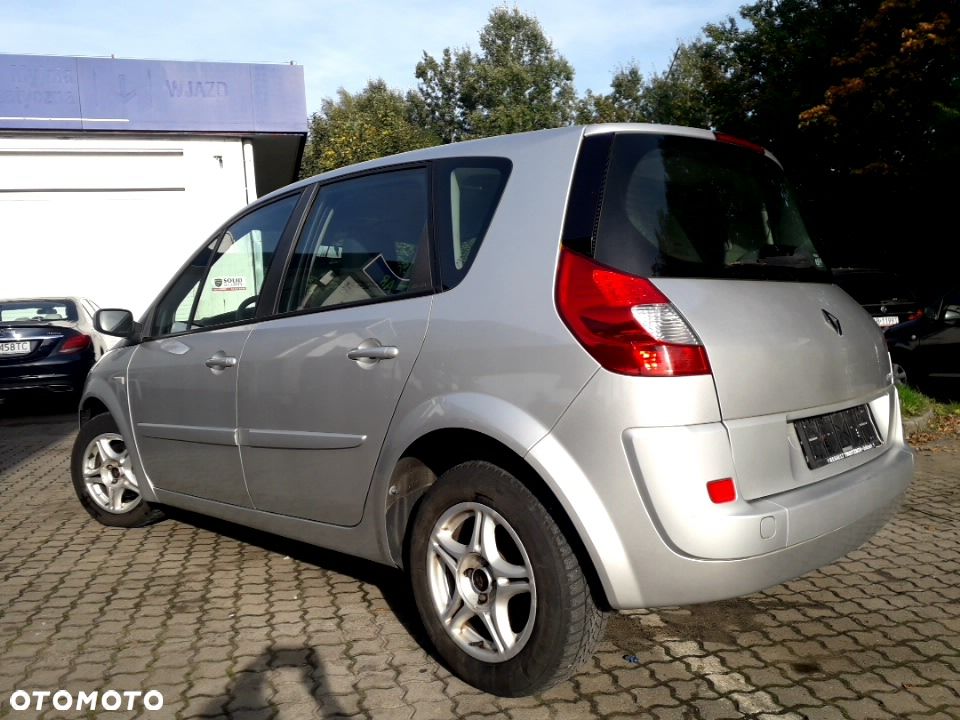 Renault Scenic 1.6 16V Confort Expression - 10