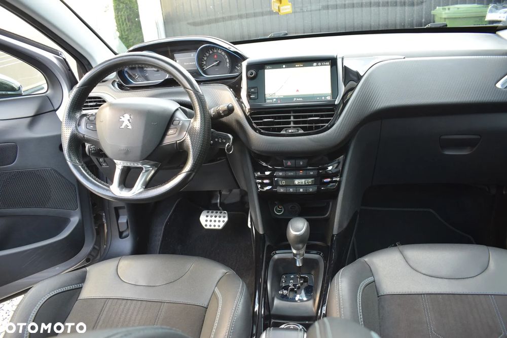 Peugeot 2008 1.2 Pure Tech GPF Crossway S&S EAT6 - 12