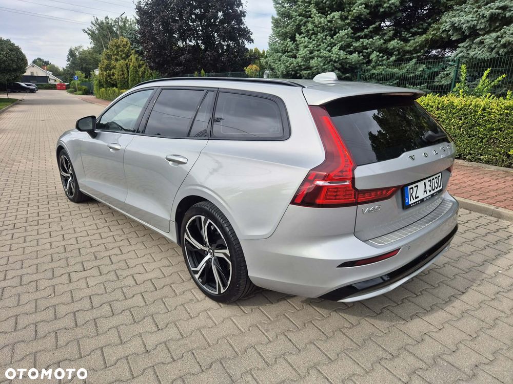 Volvo V60 B4 D Plus Dark - 5