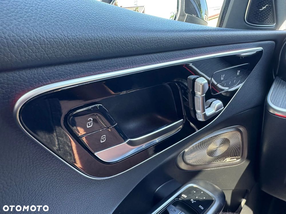 Mercedes-Benz Klasa C 300 9G-TRONIC Avantgarde - 17