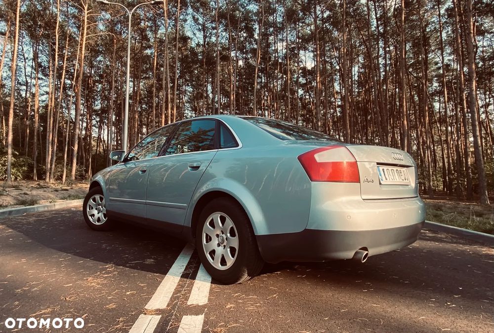 Audi A4 Limousine - 11