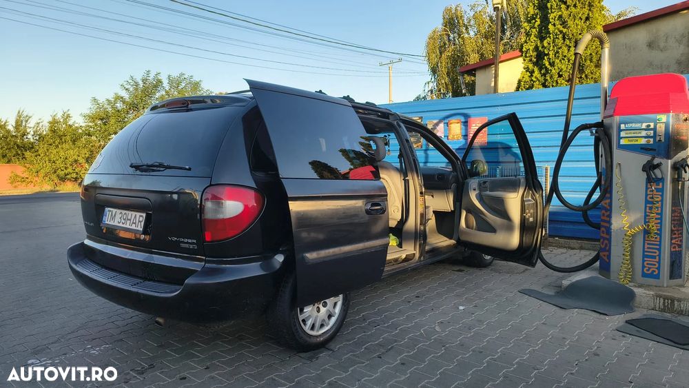 Chrysler Voyager LX 2.8L CRD aut - 4