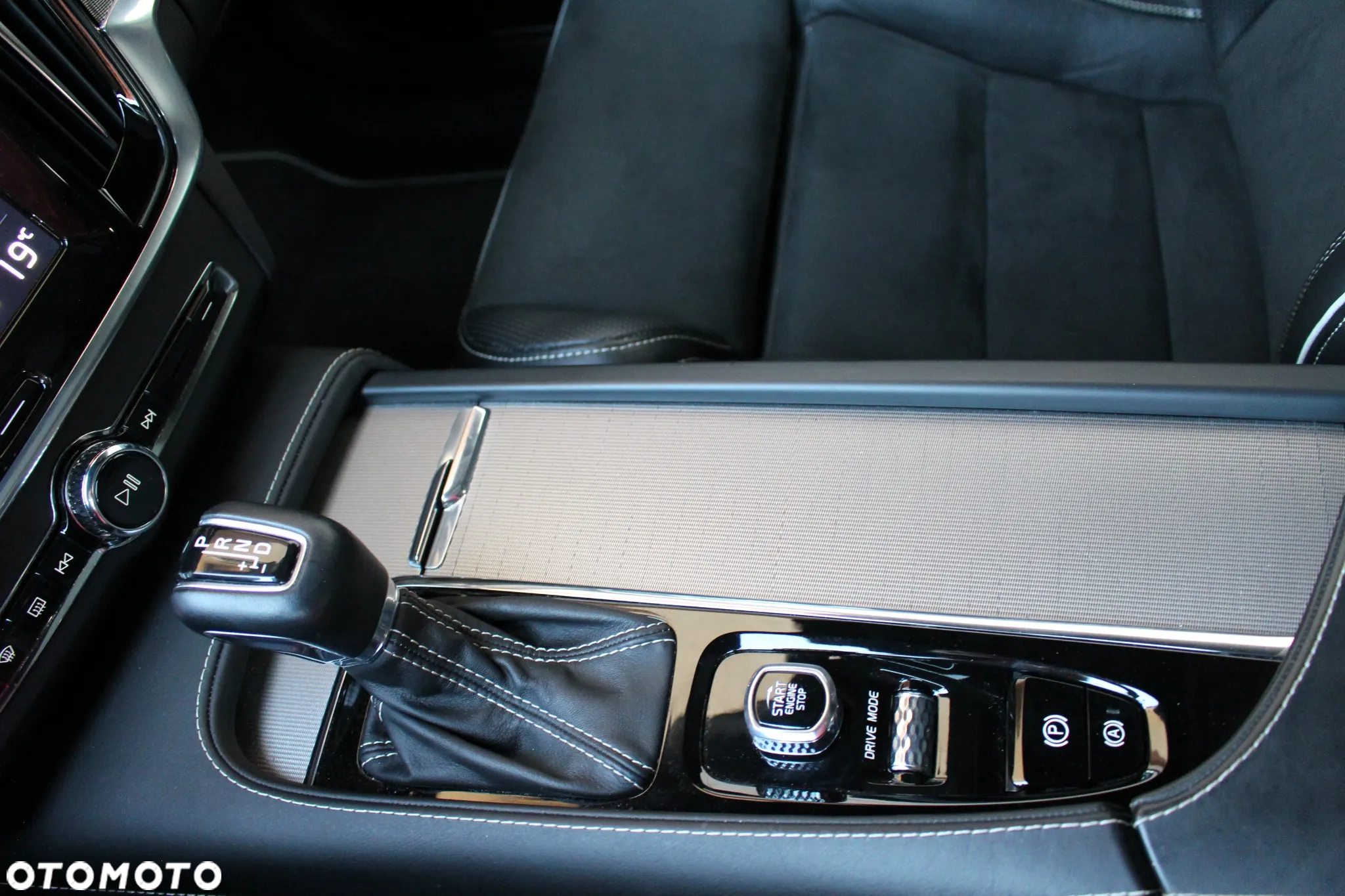 Volvo V90 D4 Geartronic R Design - 39