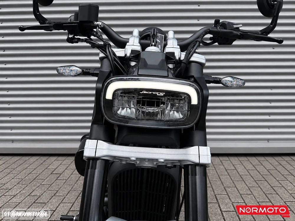 Benelli Leoncino Bobber 400 - 8