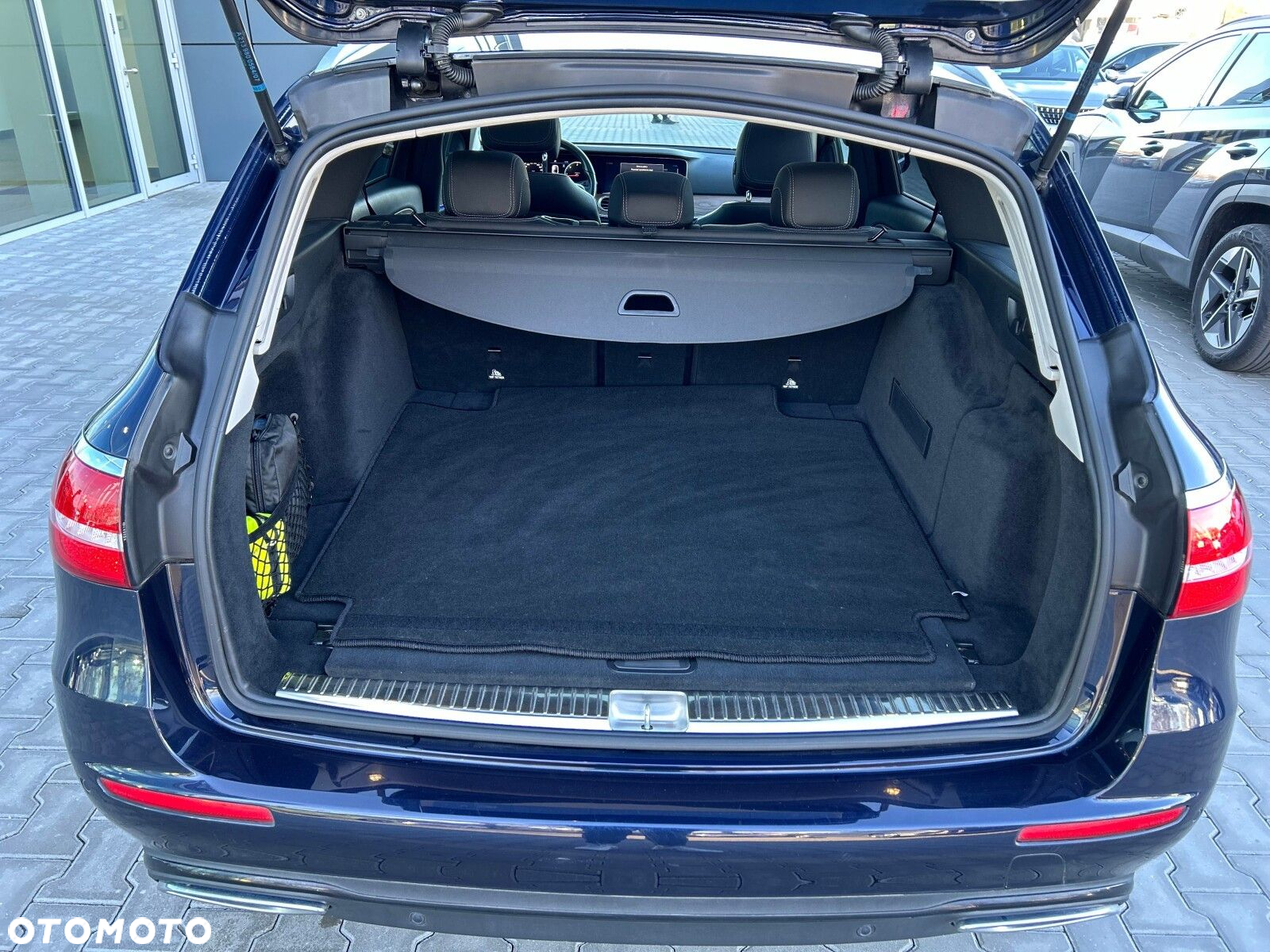 Mercedes-Benz Klasa E 220 d 4-Matic 9G-TRONIC - 11