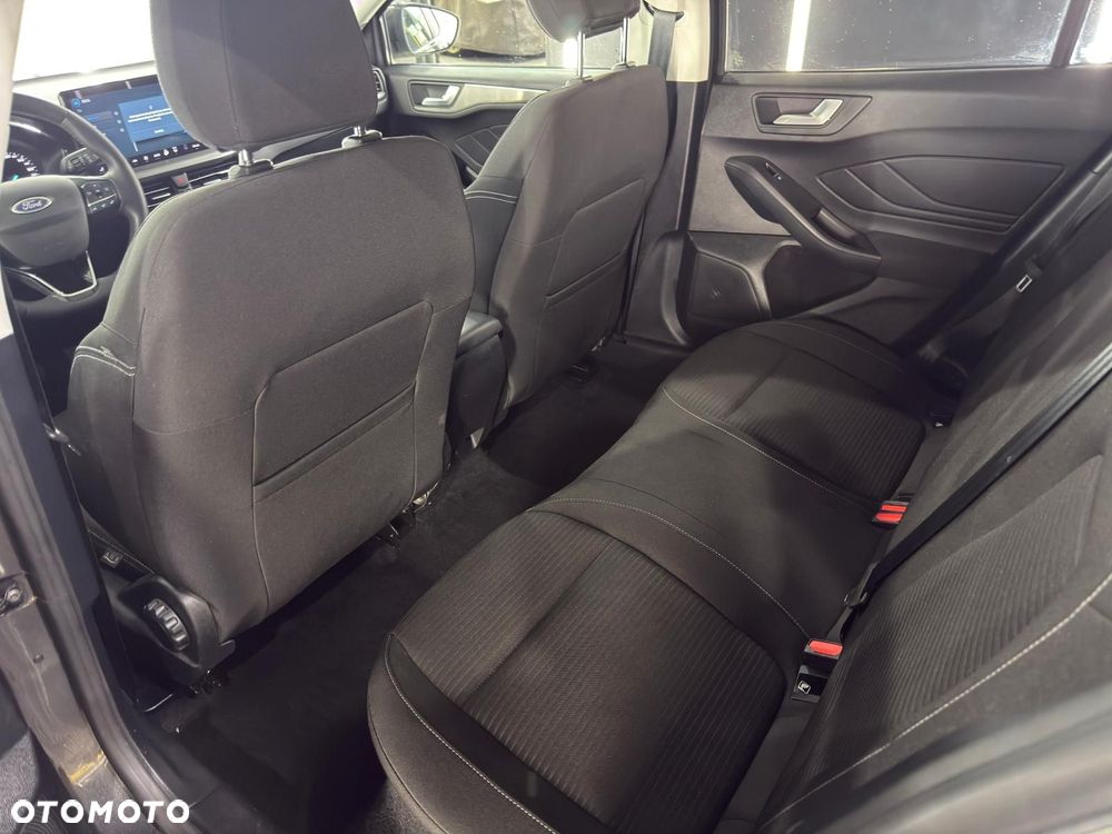 Ford Focus - 30