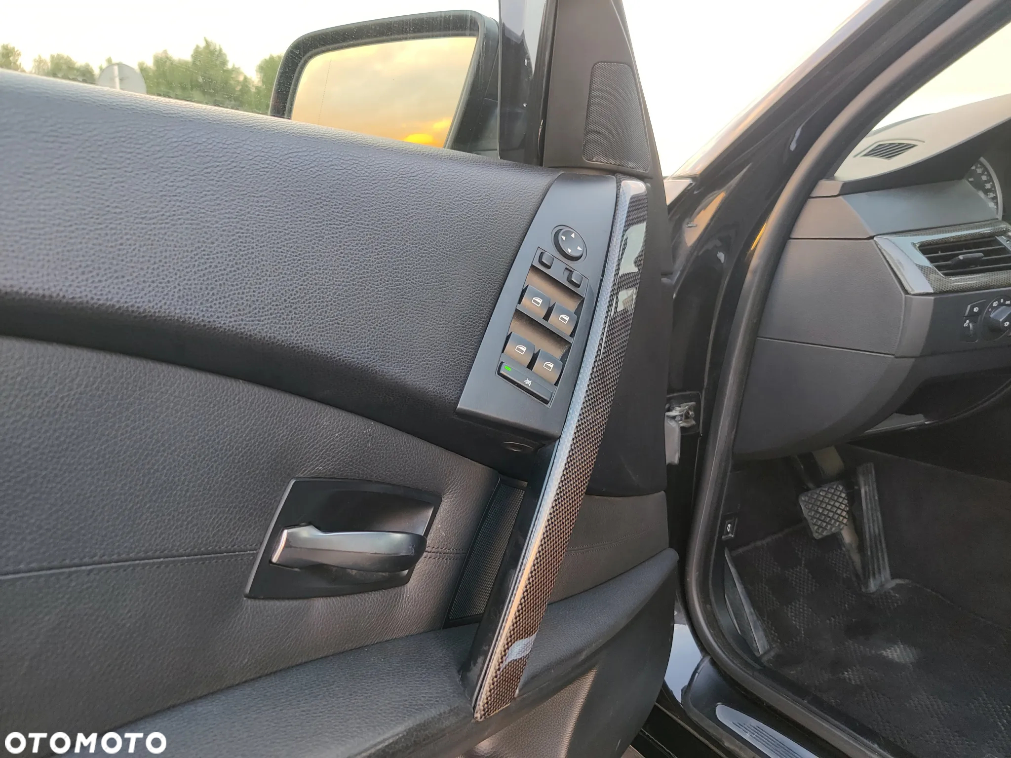 BMW Seria 5 545i - 15