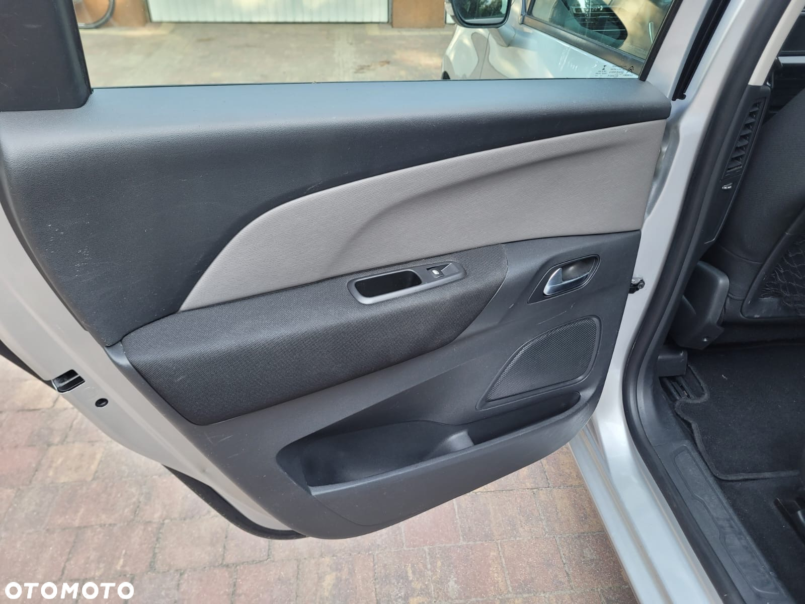 Citroën C4 Picasso e-HDi 115 Business Class - 26
