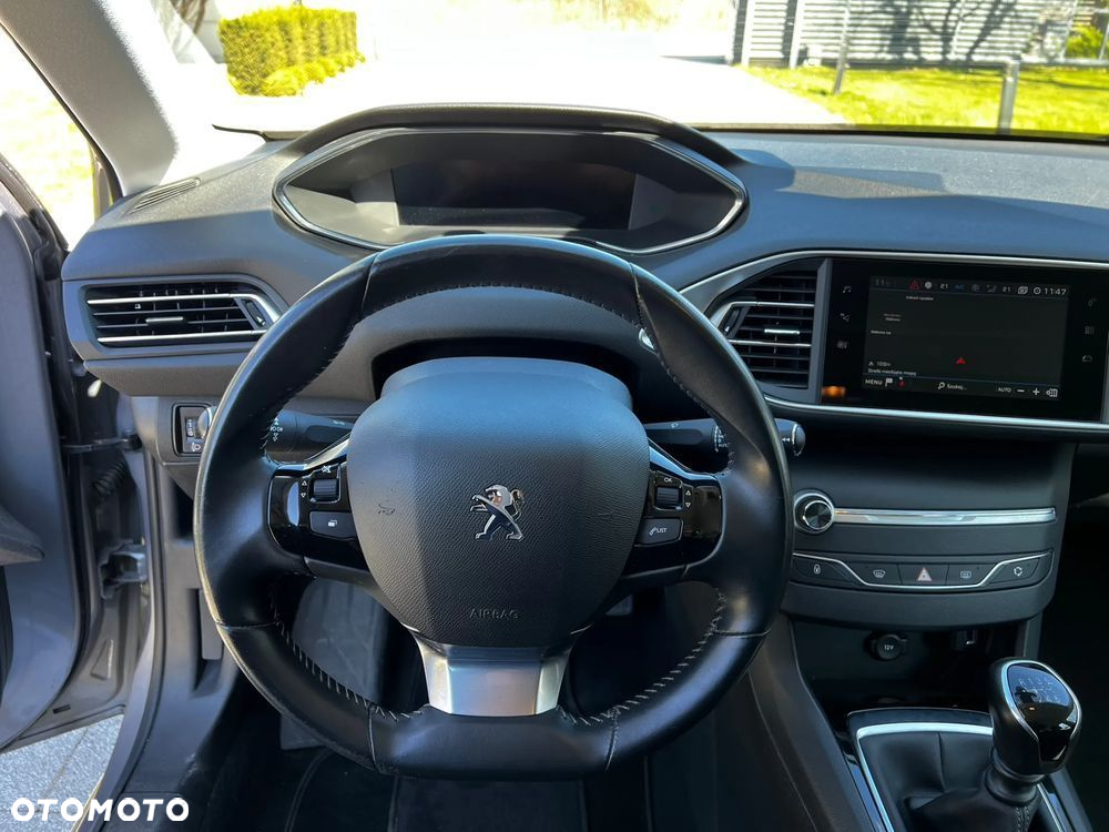 Peugeot 308 1.2 PureTech Business Line S&S - 29