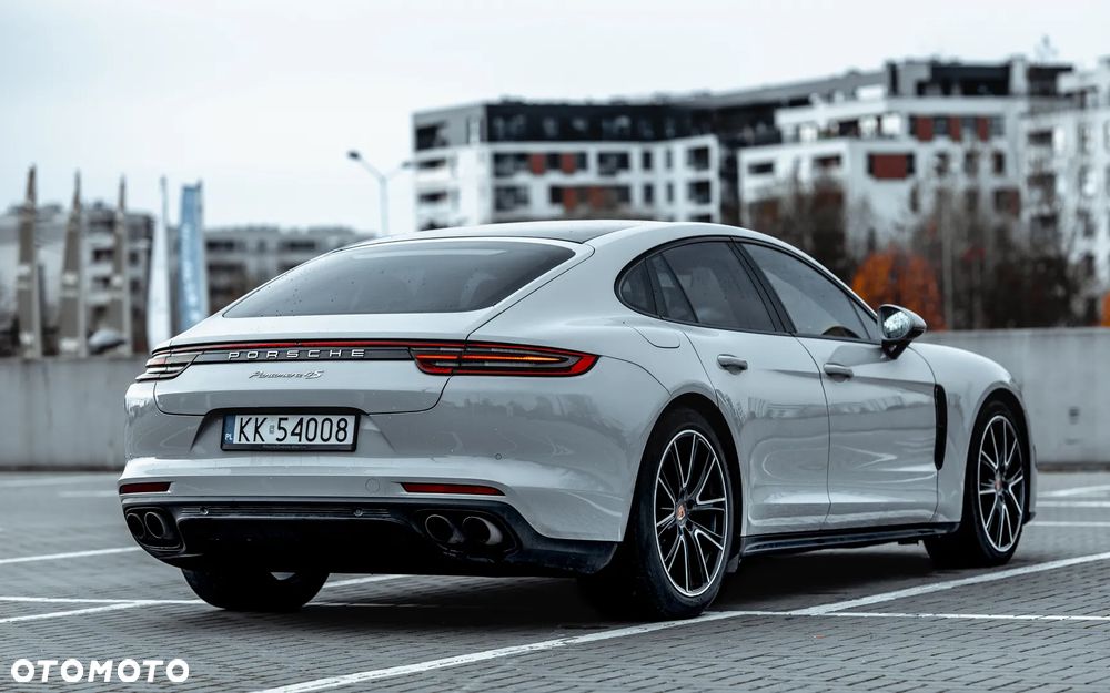Porsche Panamera 4S - 6