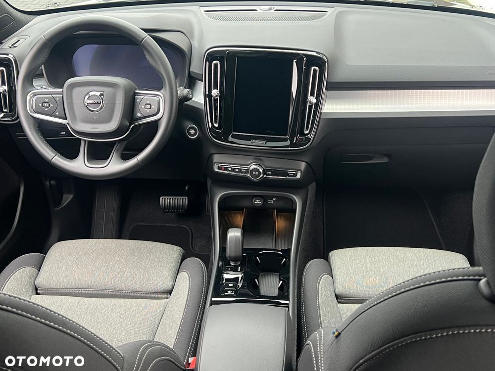 Volvo XC 40 B4 AWD Ultimate Dark - 17